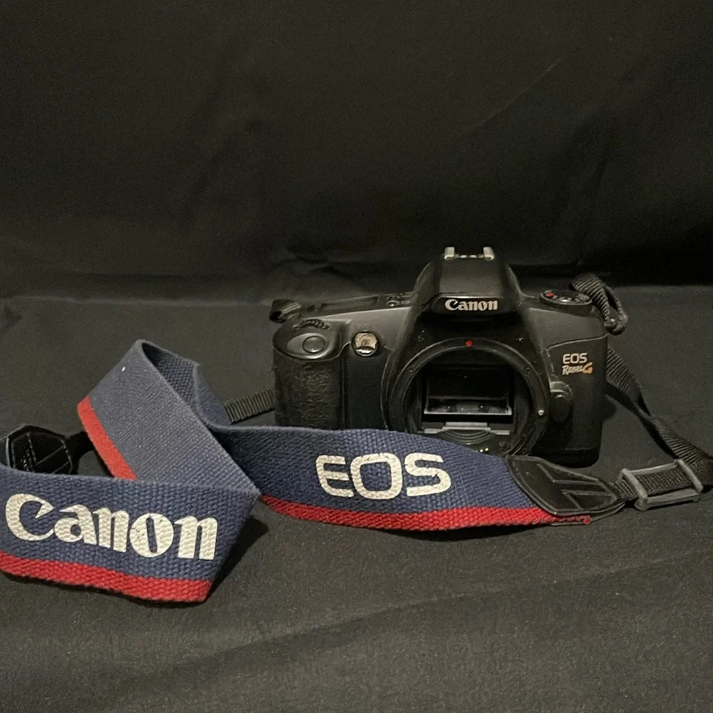 Canon EOS Revel G 35mm film camera with case.